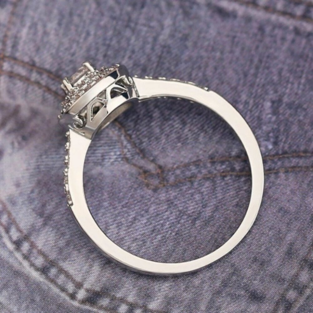 Elegant 925 Silver White sapphire Wedding Ring New - Picture 3 of 4
